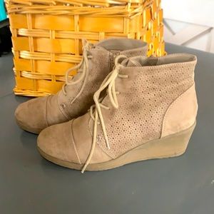 Wedge booties-Girls size 5